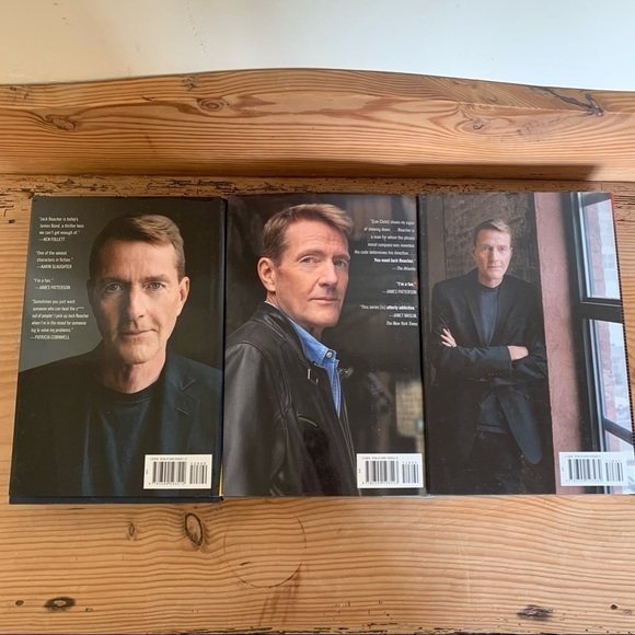 Set of three Lee Child hard cover books - Picture 3 of 9